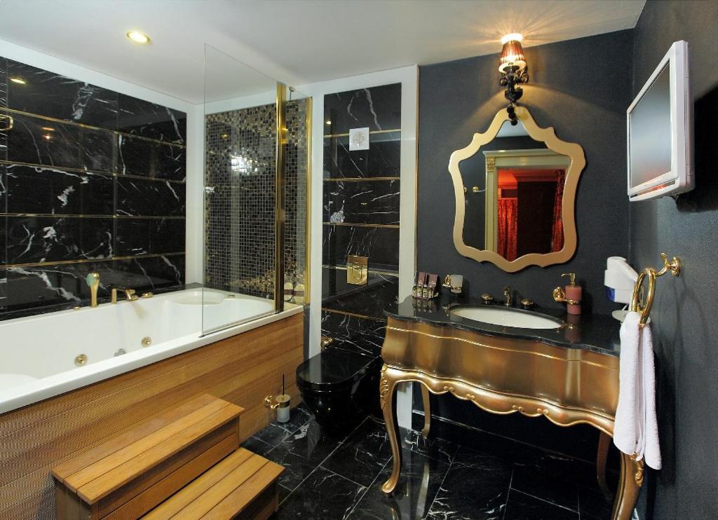 Camelot Boutique Hotel Akyarlar Bagian luar foto